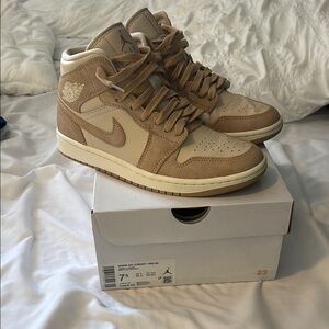 Nike Air Jordan 1 Mid Beige Sneakers